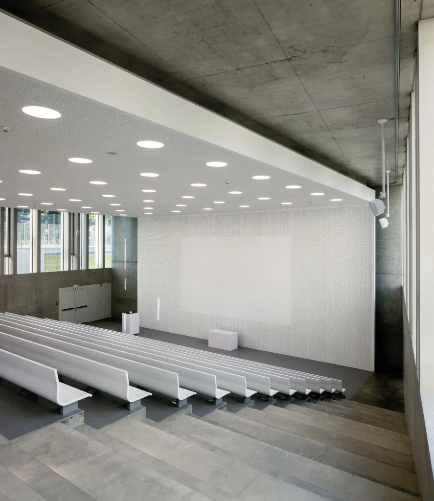 EcoleDeCommerce_LuminatEclairageGenève2 Ecole de Commerce Raymond Uldry Luminat éclairage Genève