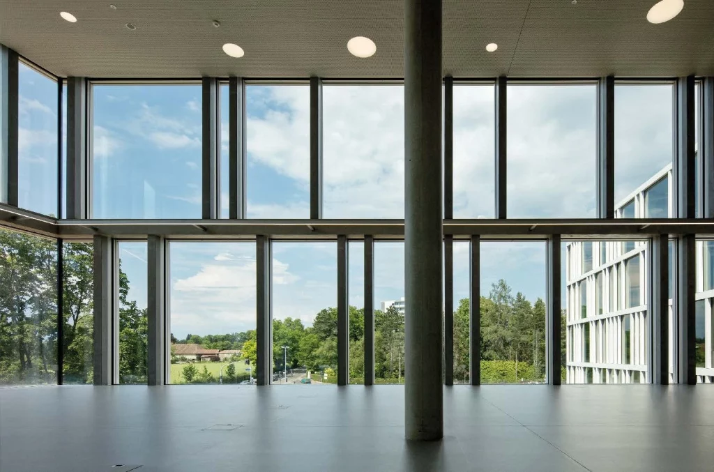 EcoleDeCommerce_LuminatEclairageGenève5 Ecole de Commerce Raymond Uldry Luminat éclairage Genève