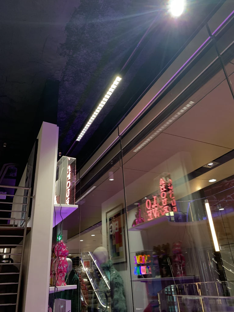 Streetwear Confédération centre - Luminat éclairage Sàrl Streetwear Confédération centre - Luminat éclairage Sàrl - ATEA light