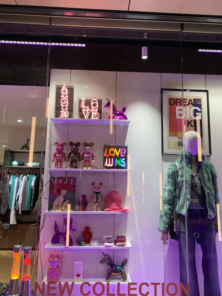 Streetwear Confédération centre - Luminat éclairage Sàrl Streetwear Confédération centre - Luminat éclairage Sàrl